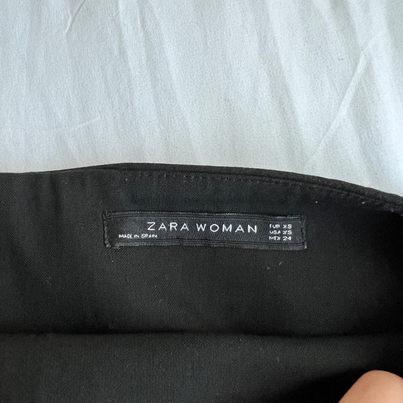 Zara black and white striped mini skirt - Picture 2 of 2